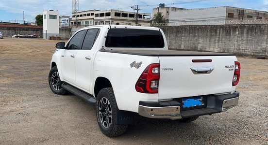 TOYOTA-HILUX-2024