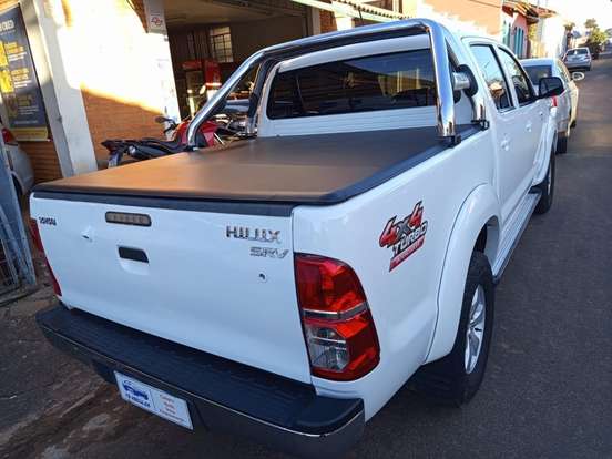 TOYOTA-HILUX-3.0 SRV 4X4 CD 16V TURBO INTERCOOLER DIESEL 4P AUTOMÁTICO TOYOTA-HILUX-2013