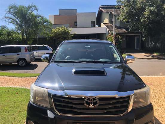 TOYOTA-HILUX-2012
