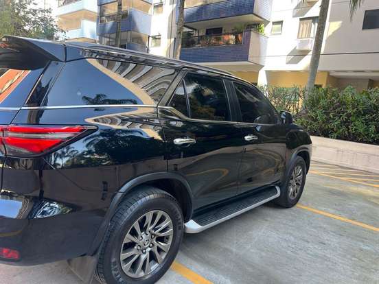 TOYOTA-HILUX SW4-2.8 D-4D TURBO DIESEL SRX 7L 4X4 AUTOMÁTICO TOYOTA-HILUX SW4-2021