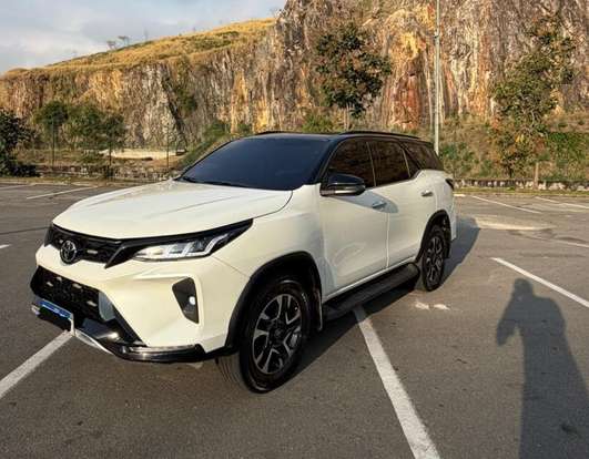 TOYOTA-HILUX SW4-2019