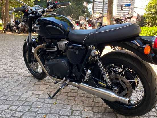 TRIUMPH-BONNEVILLE T100 900 TRIUMPH-BONNEVILLE T100 900-2021