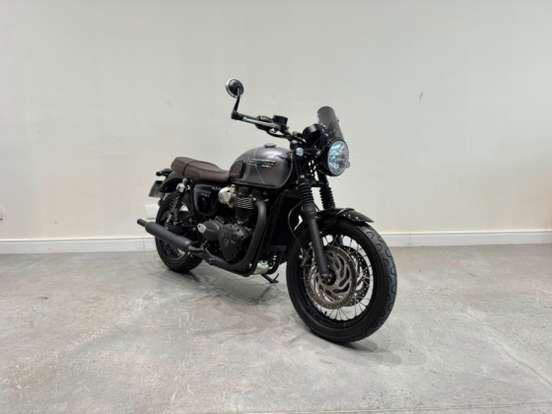 TRIUMPH-BONNEVILLE T120 BLACK 1200-2024