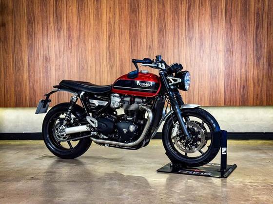 TRIUMPH SPEED TWIN 