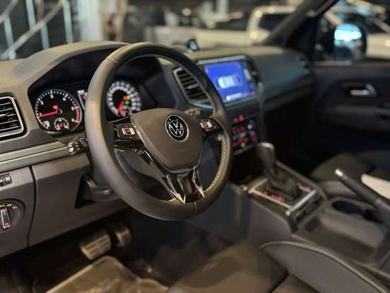 VOLKSWAGEN-AMAROK-3.0 V6 TDI DIESEL BARRETOS 70 ANOS CD 4MOTION AUTOMÁTICO VOLKSWAGEN-AMAROK-2025