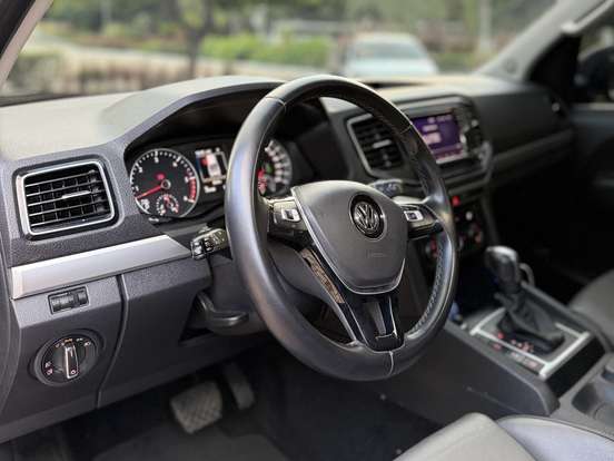VOLKSWAGEN-AMAROK-2023