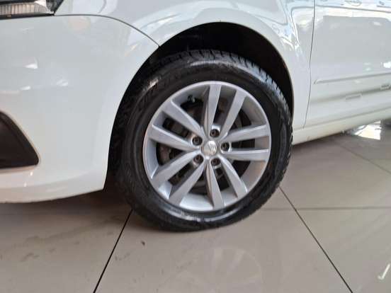 VOLKSWAGEN-FOX-1.6 MSI TOTAL FLEX CONNECT 4P MANUAL VOLKSWAGEN-FOX-2018