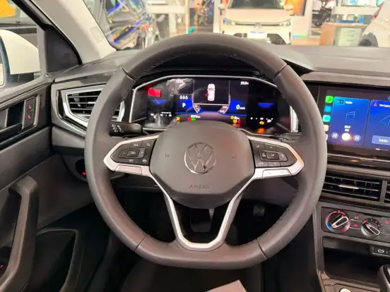 VOLKSWAGEN-POLO-2025
