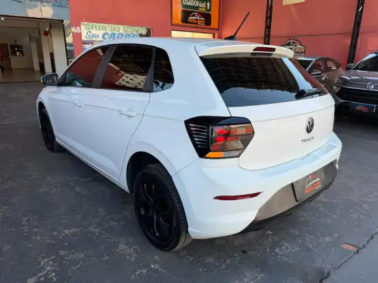 VOLKSWAGEN-POLO-2024