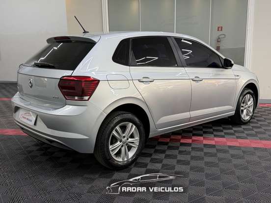 VOLKSWAGEN-POLO-2018