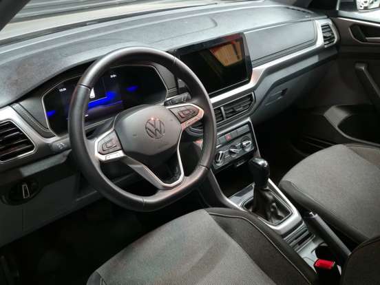 VOLKSWAGEN-T-CROSS-2024