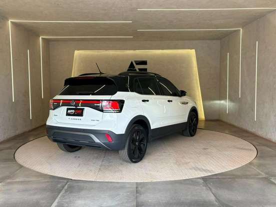 VOLKSWAGEN-T-CROSS-2025