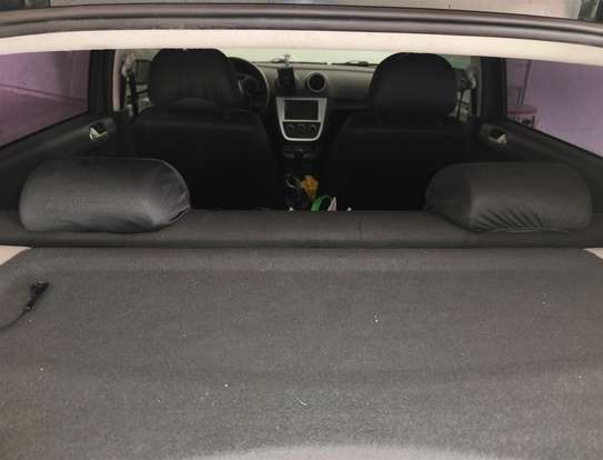 VOLKSWAGEN-GOL-2010