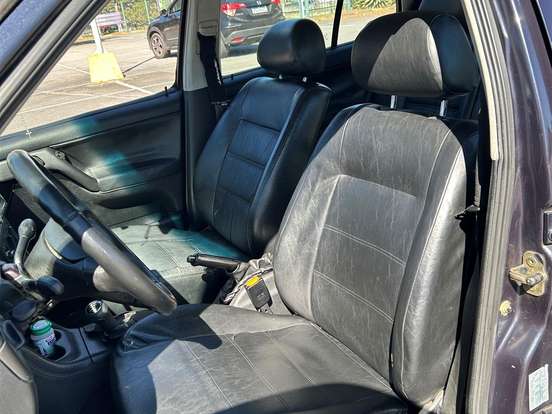 VOLKSWAGEN-GOLF-2.0 MI GLX 8V GASOLINA 4P MANUAL VOLKSWAGEN-GOLF-1997