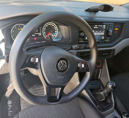VOLKSWAGEN-POLO-2017