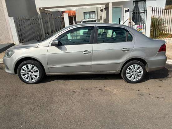 VOLKSWAGEN-VOYAGE-2013