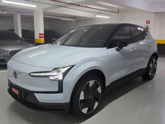 VOLVO EX30 51 KW ELÉTRICO PLUS VOLVO EX30 51 KW ELÉTRICO PLUS