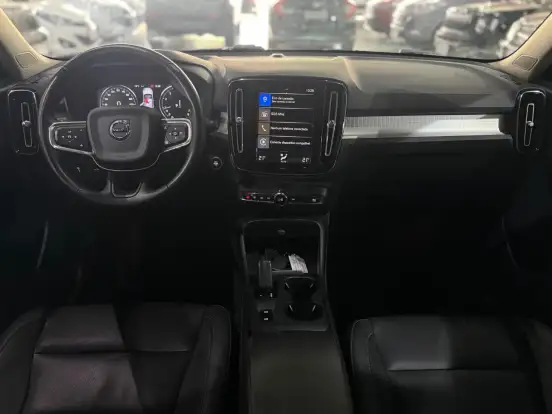 VOLVO-XC40-2.0 T5 GASOLINA MOMENTUM AWD GEARTRONIC VOLVO-XC40-2018