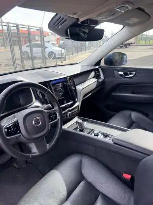 VOLVO-XC60-2021