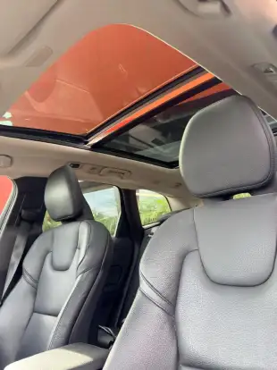 VOLVO-XC60-2021