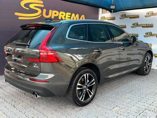VOLVO-XC60-2.0 T5 GASOLINA MOMENTUM AWD GEARTRONIC VOLVO-XC60-2020