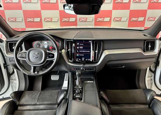 VOLVO-XC60-2017