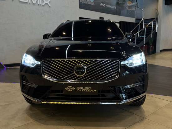 VOLVO-XC60-2025