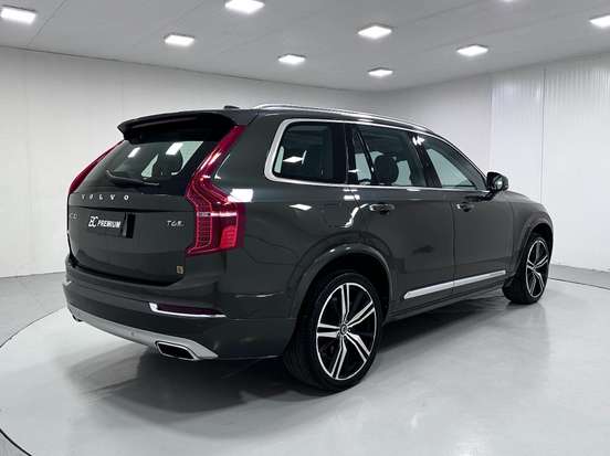 VOLVO-XC90-2017