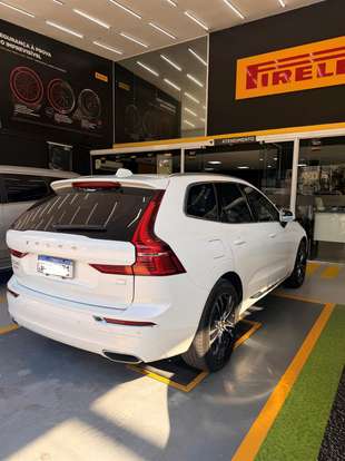 VOLVO-XC60-2020