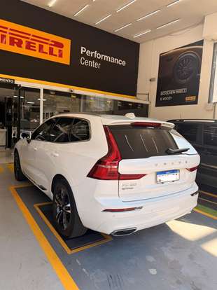 VOLVO-XC60-2020