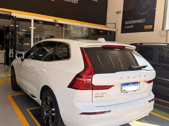 VOLVO-XC60-2.0 T8 HYBRID MOMENTUM AWD GEARTRONIC VOLVO-XC60-2020