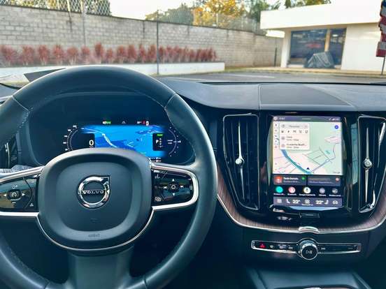 VOLVO-XC60-2022
