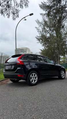 VOLVO-XC60-2011
