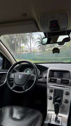 VOLVO-XC60-2011