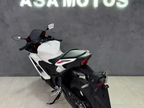 YAMAHA-YZF R3 ABS CONNECTED 70th ANNIVERSARY YAMAHA-YZF R3 ABS CONNECTED 70th ANNIVERSARY-2026