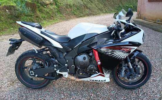 YAMAHA-YZF R1-2013