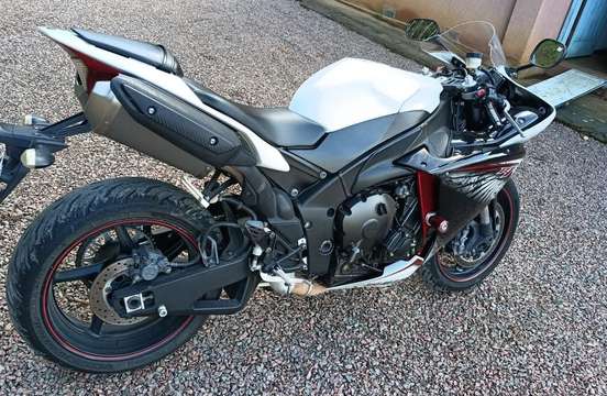 YAMAHA-YZF R1-2013