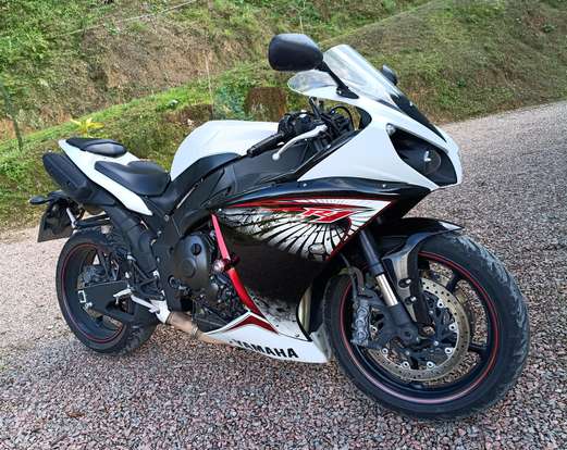 YAMAHA-YZF R1-2013