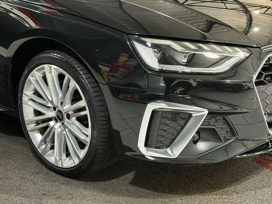 AUDI-A4-2023