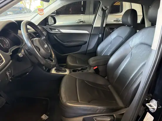 AUDI-Q3-2015
