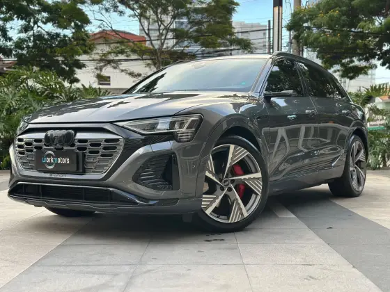 AUDI Q8 E-TRON 55 ELÉTRICO PERFORMANCE BLACK QUATTRO