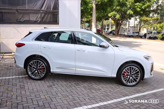 AUDI-SQ5-2025