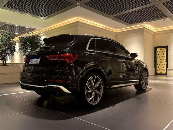 AUDI-RS Q3-2020