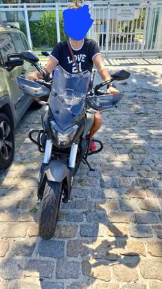 BAJAJ DOMINAR 400 