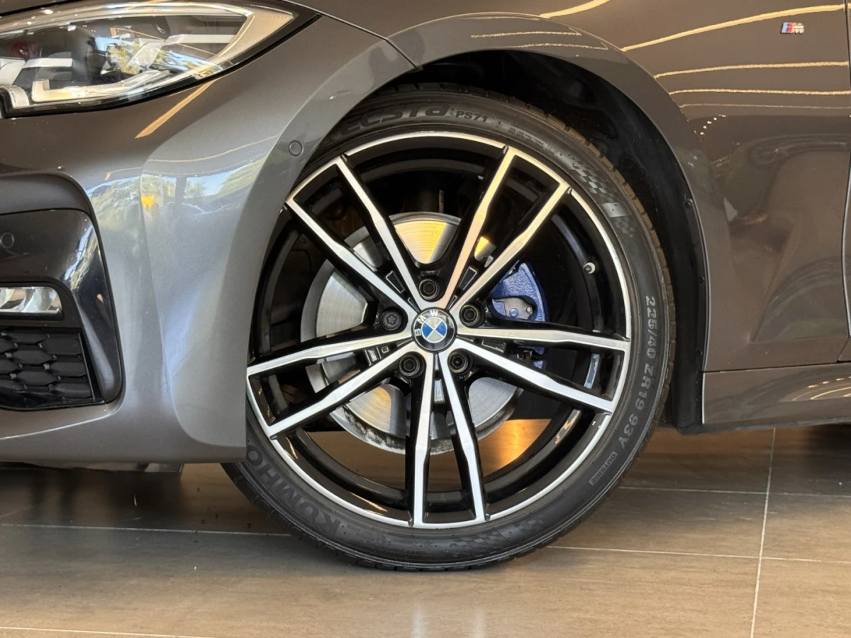 BMW 320i — foto 8