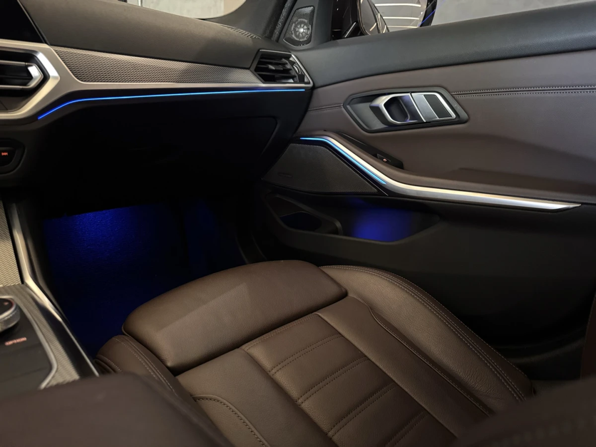 BMW 320i — foto 13