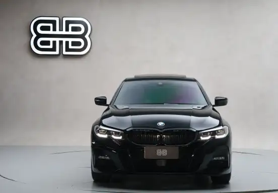 BMW-320i-2020