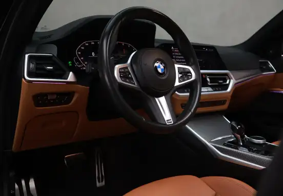 BMW-320i-2020