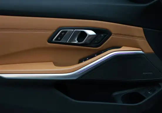 BMW-320i-2020