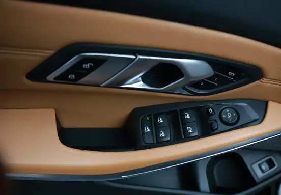 BMW-320i-2020